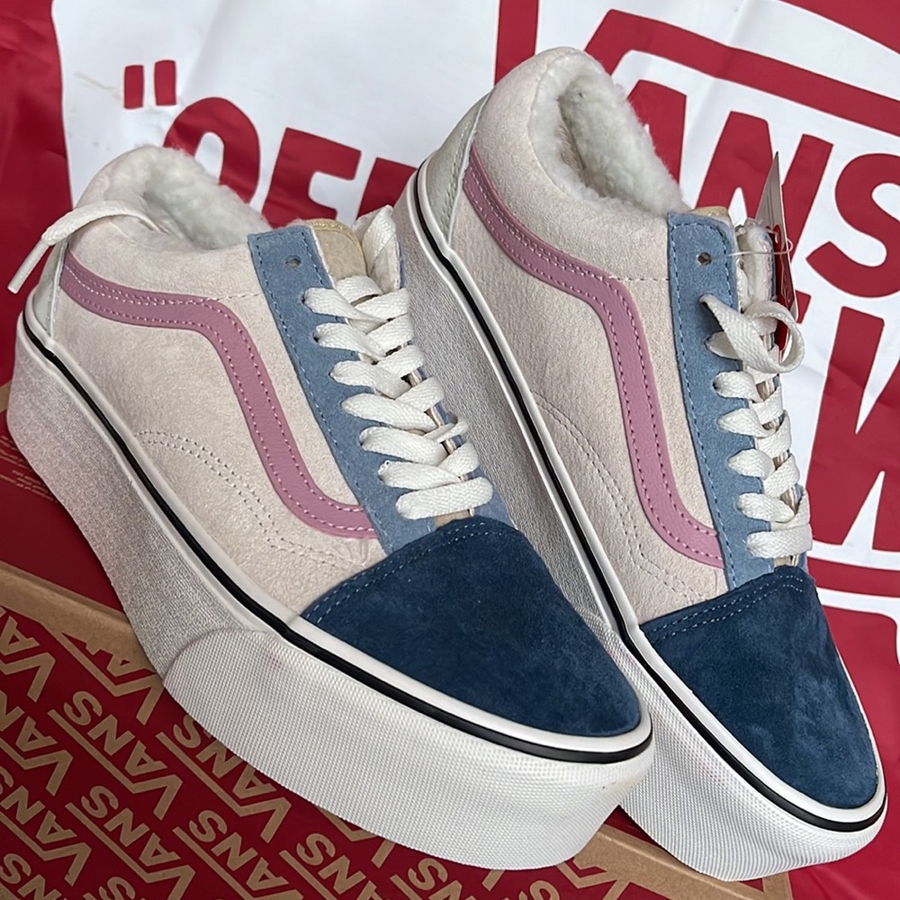 Vans Old Skool Stacked 
Pig Suede/Sherpa Multi Co
VNOA7Q5MMUL
WMNS Platforms - Picture 8 of 16